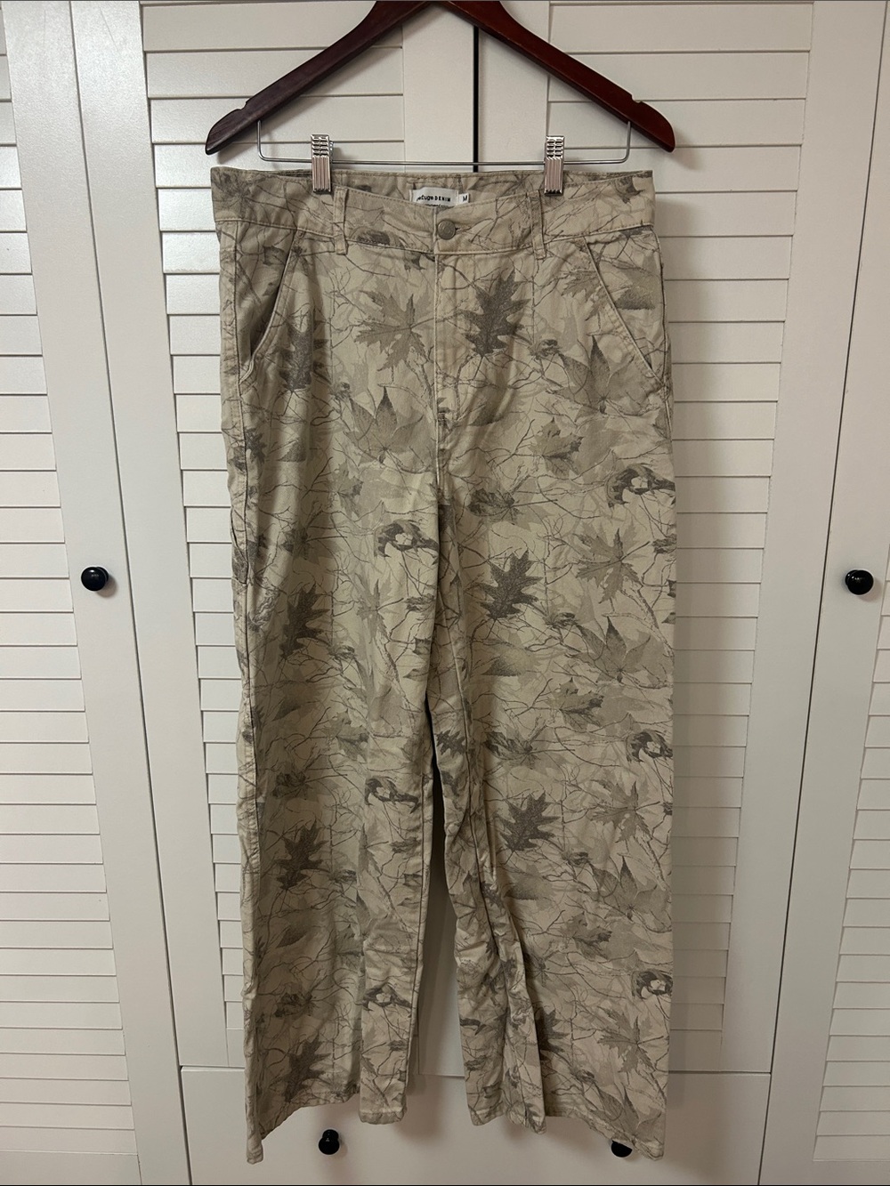 Women's Beige Leaf-Print Chinos